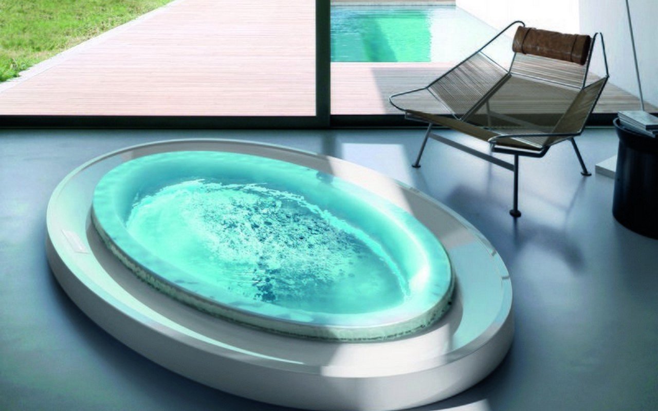 Aquatica Fusion Lineare HydroRelax Jetted Outdoor/Indoor Bathtub (US Version 240V/60Hz)